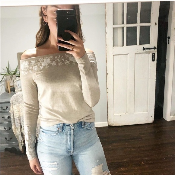 Vintage Tops - Embroidered off the shoulder long sleeve Top
